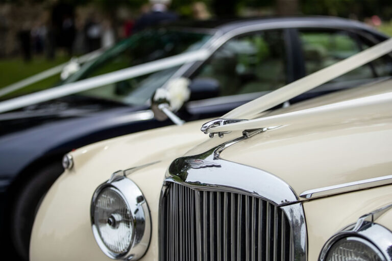 Read more about the article How to Choose the Perfect Wedding Cars: A Complete Guide