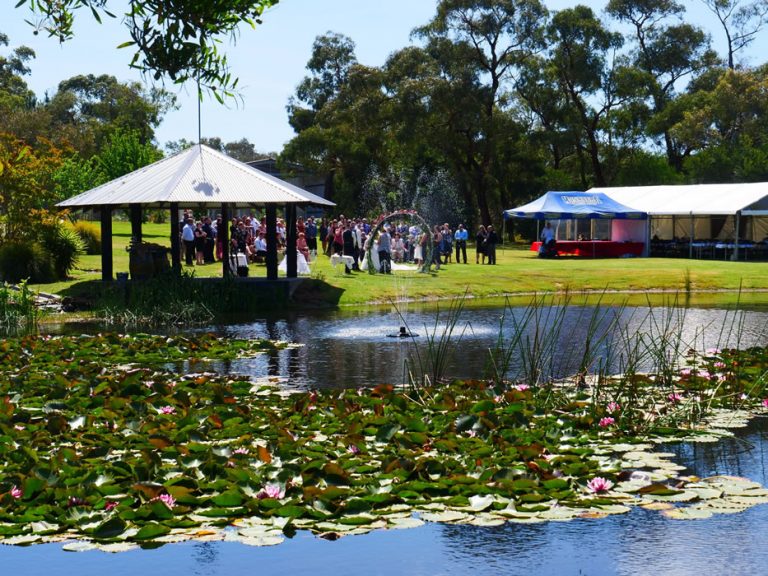 Read more about the article Friendly Garden Weddings :: Melbourne Garden Wedding Venue