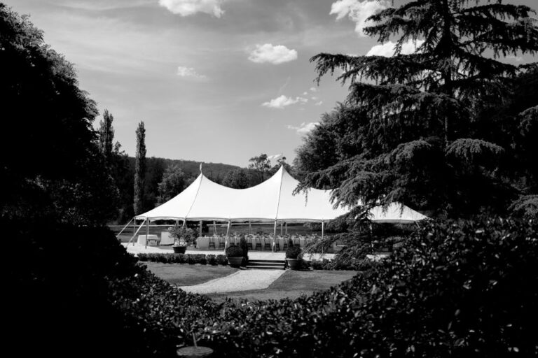 Read more about the article The Complete Marquee Hiring Guide for Melbourne Weddings: Heat, Rain, Hidden Costs & DIY Reality