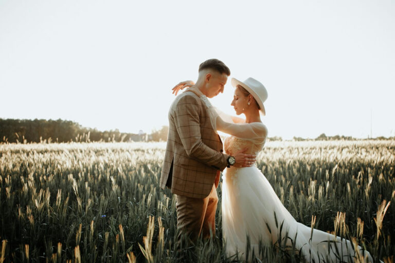 Read more about the article How to Plan a Rustic Country Wedding: A Complete Guide