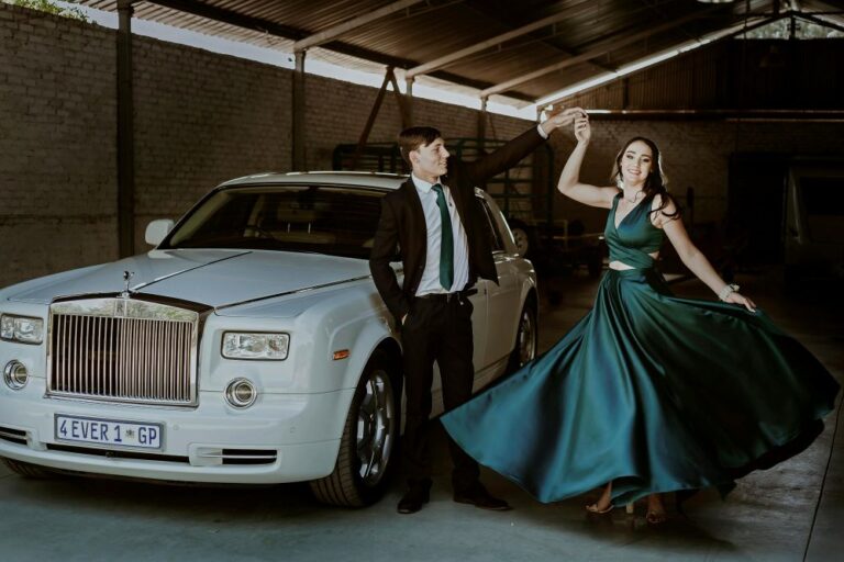 Read more about the article School Formal Limo Hire in Melbourne – what it costs and what affects the price
