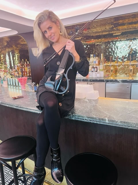Suzannah Violinist