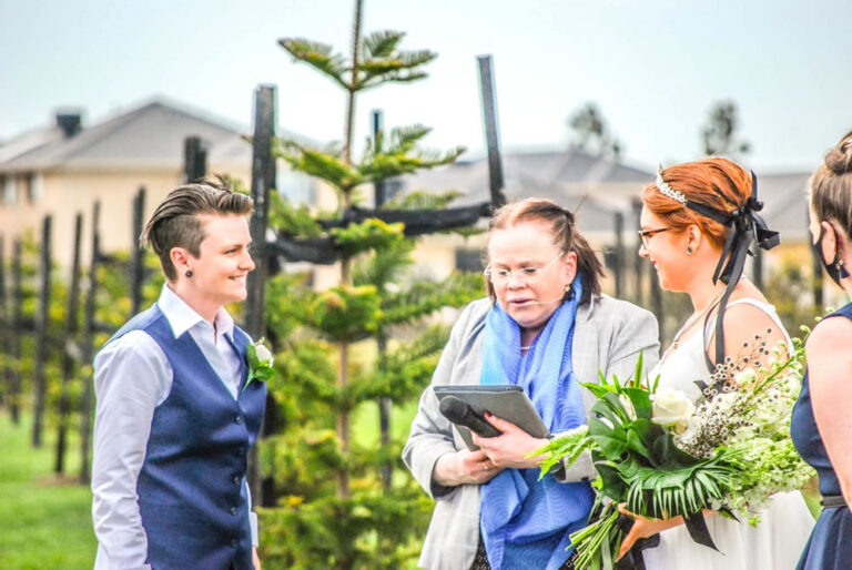 Read more about the article Symbolic Ceremonies – Vicki Portelli :: Melbourne Wedding Celebrant