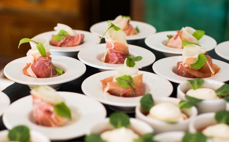 Read more about the article 🍴 10 Best Melbourne Wedding Caterers (2026)