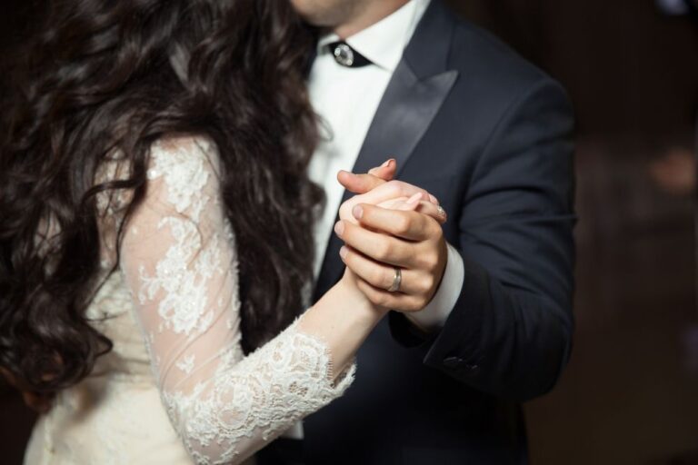 Read more about the article 5 Simple First Dance Styles for Melbourne Couples: Dance into Marriage with Ease