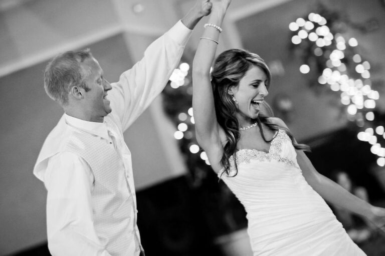 Read more about the article Melbourne Wedding Dance Guide + Top 10 First Dance Songs