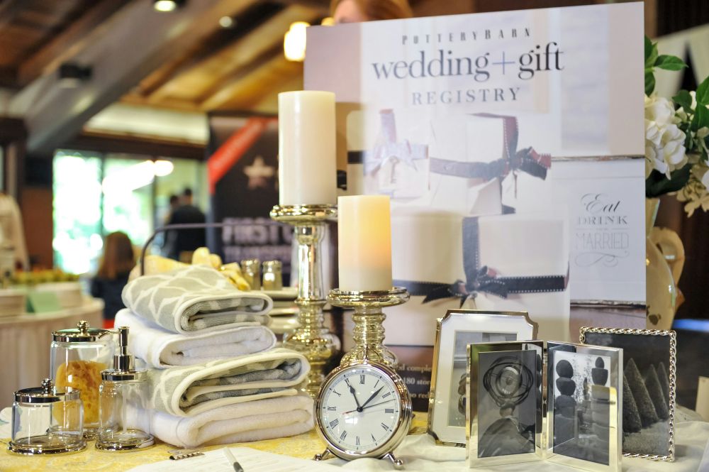 Read more about the article The Wedding VIC Insider: The Great Gift Debate