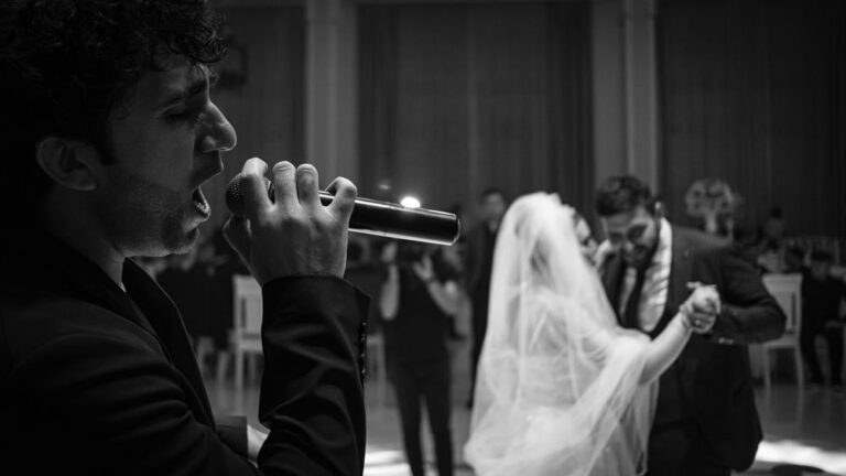 Read more about the article What Are the Best Wedding Songs?