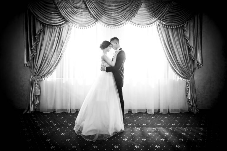Read more about the article Exploring Wedding Traditions: What They Mean and How to Personalise Them