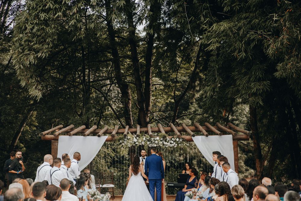 What to Wear to a Garden Wedding